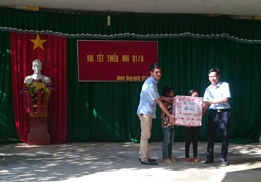 PCC1 Tặng quà nhân ngày quốc tế thiếu nhi 1/6 tại Điện Biên, Cao Bằng, Hà Giang.