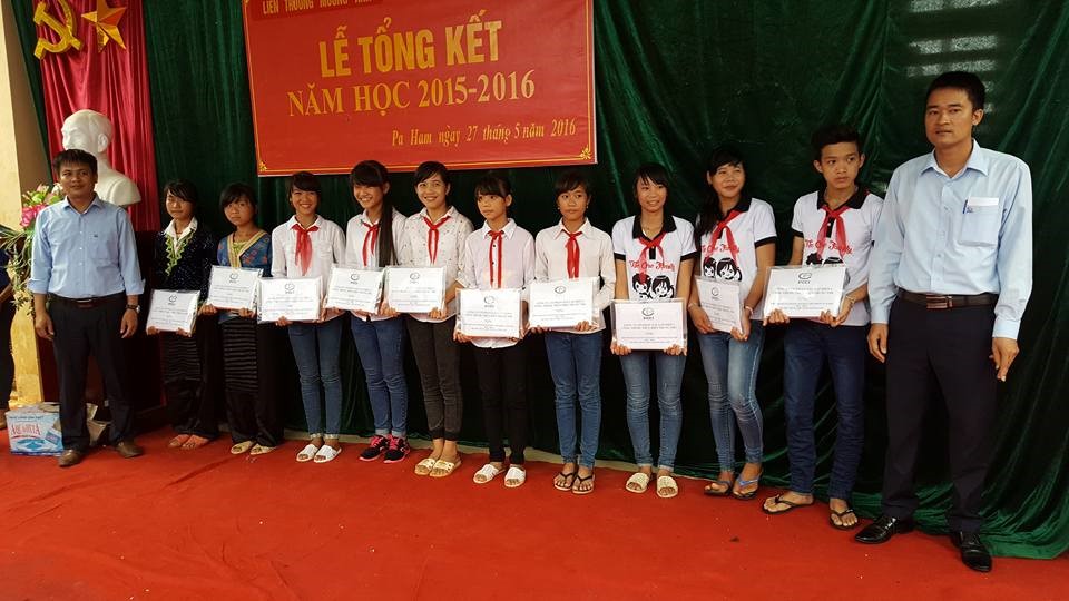 PCC1 Trao tặng 196 suất quà cho các cháu học sinh giỏi tại các công trình thủy điện Trung thu - Điện Biên và Bảo Lâm - Cao Bằng