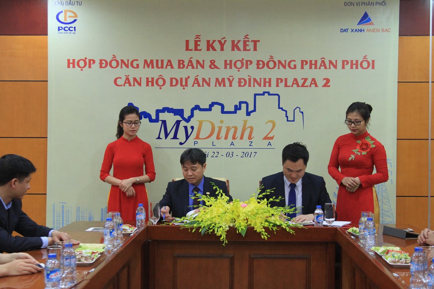 Lễ ký kết hợp đồng mua bán và hợp đồng phân phối căn hộ dự án Mỹ đình Plaza II.
