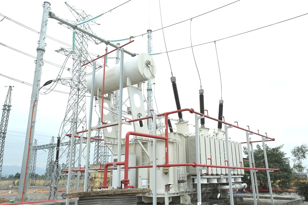 TBA 220 kV Đồng Hới – TBA đầu tiên sử dụng cột thép đơn thân tại Việt Nam