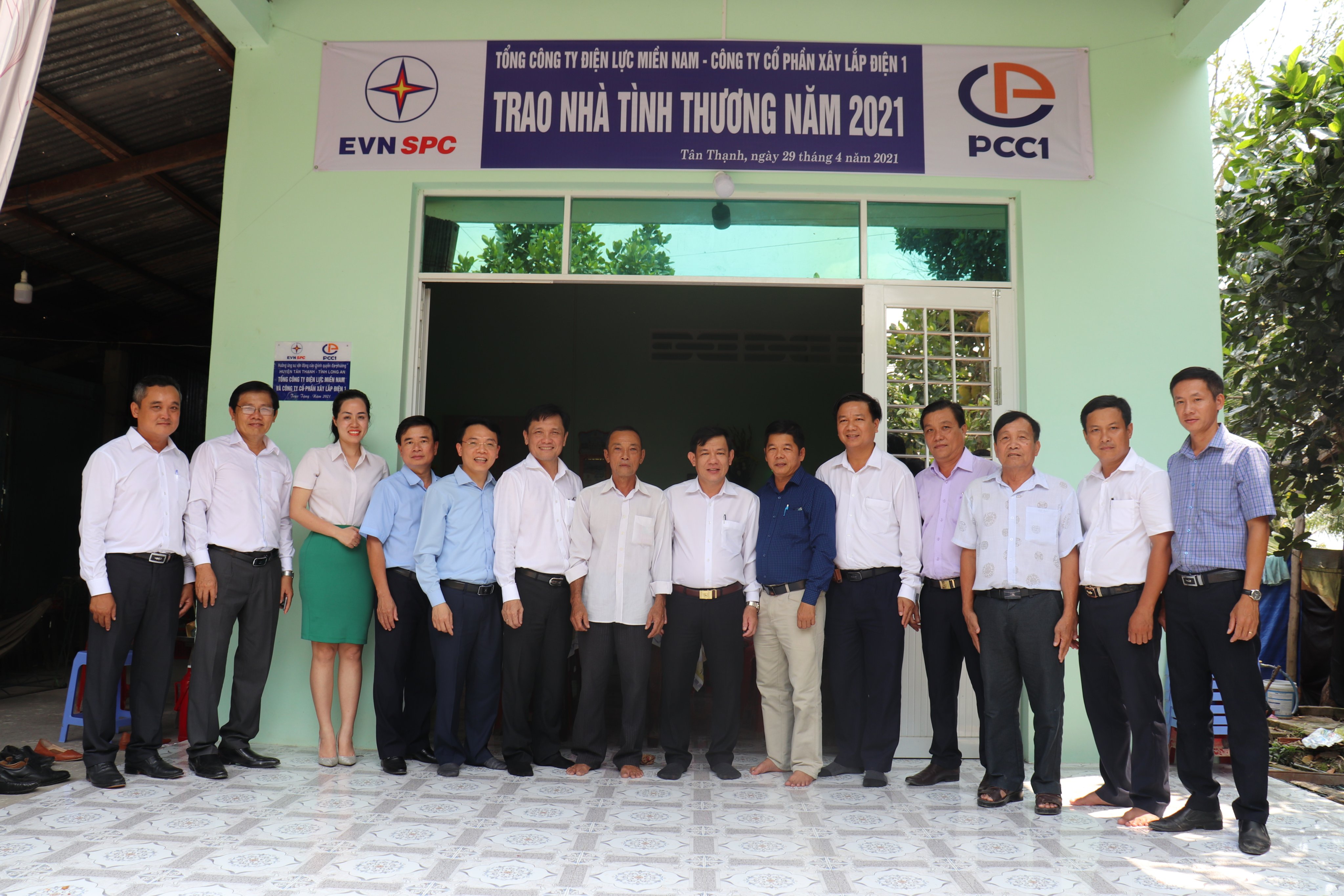 Một sắc nắng bên sông